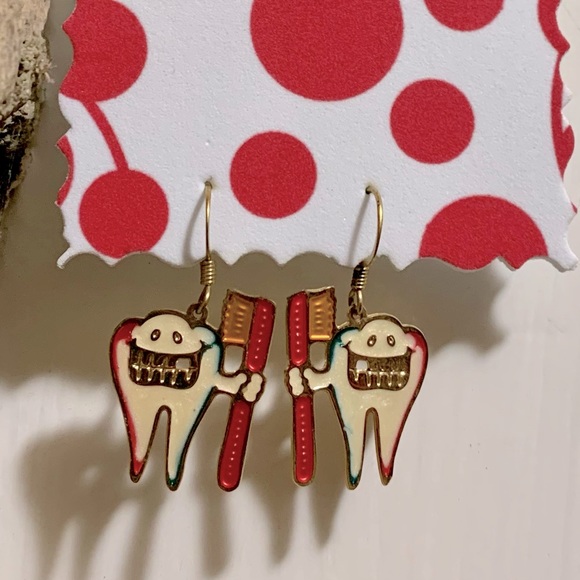 Jewelry - Tooth 🦷 earrings
